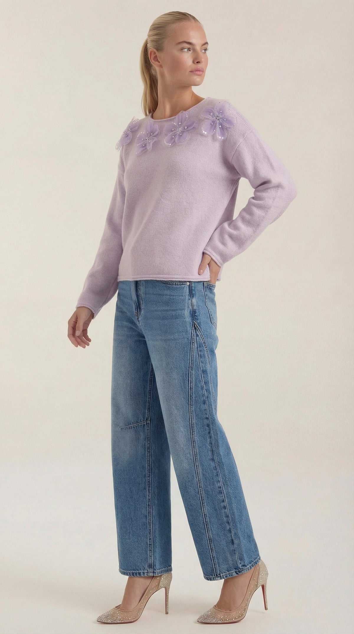 Suéter con diseño floral y escote redondo