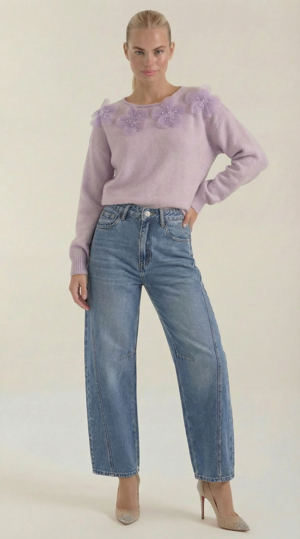 Suéter con diseño floral y escote redondo