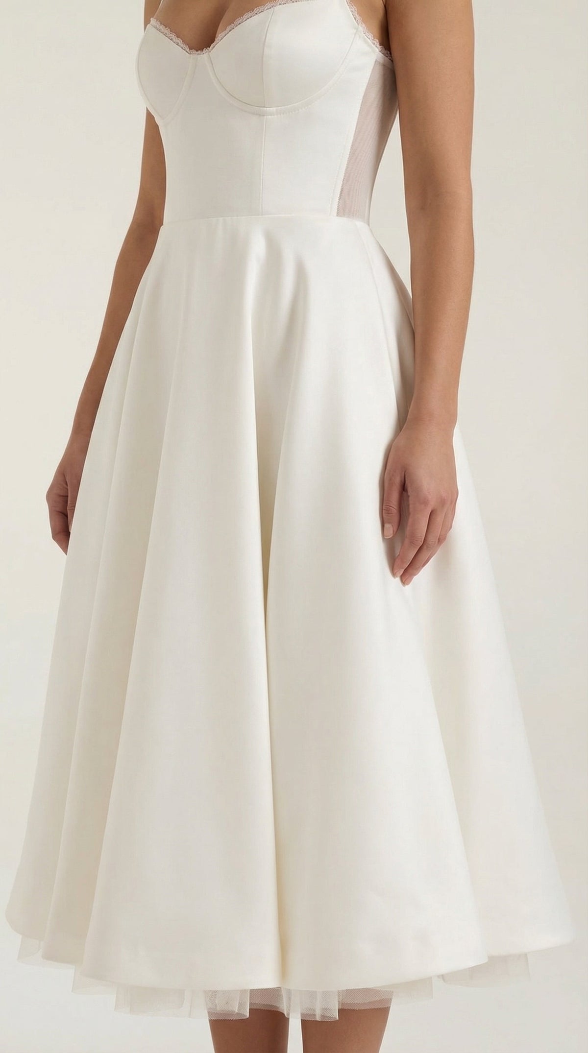 Vestido midi Isolde de tul