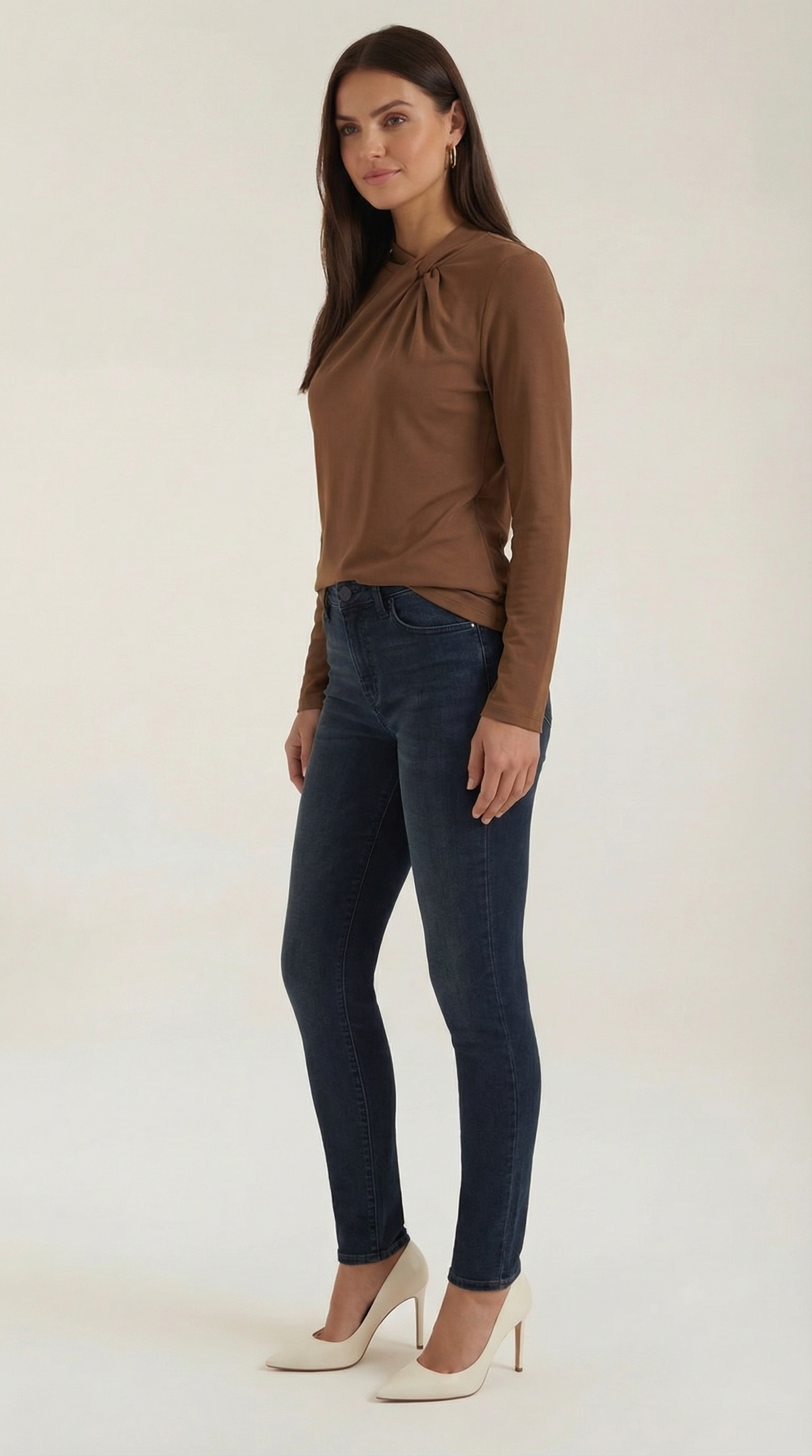 Blusa Jamie con cuello mock y lazo