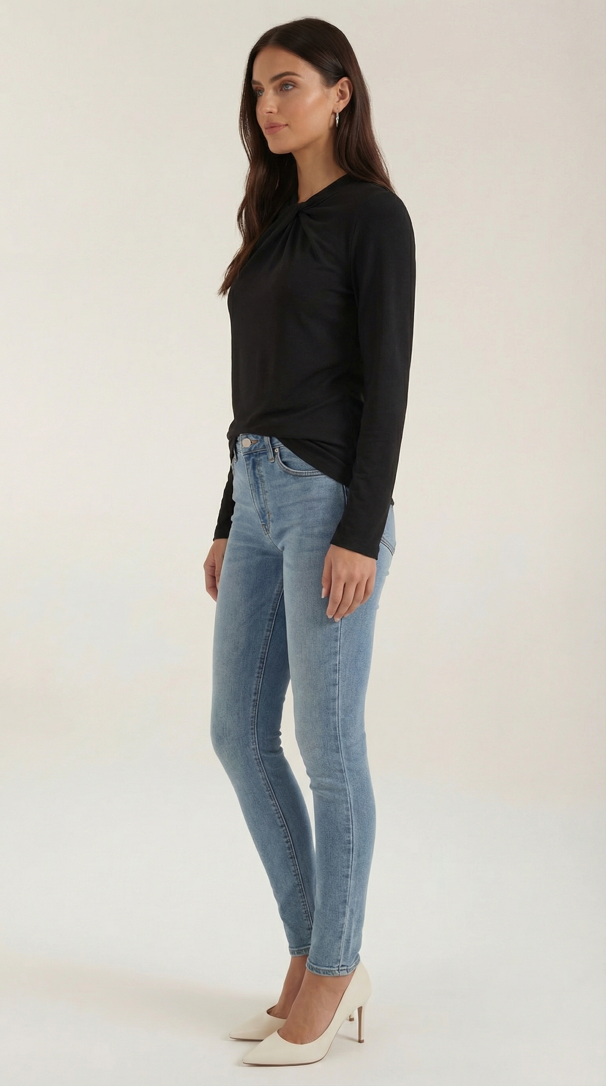 Blusa Jamie con cuello mock y lazo