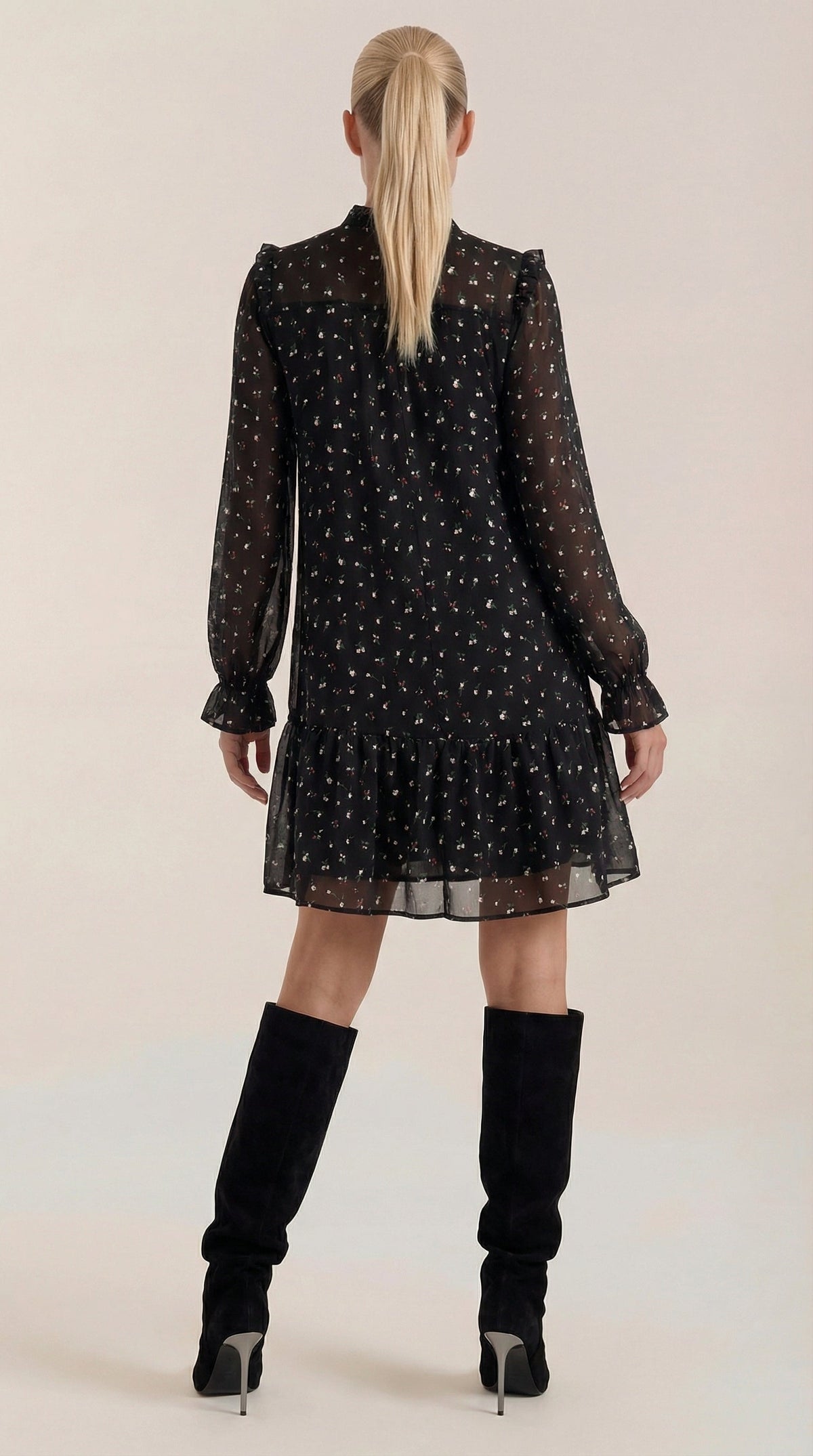 Katie Vestido Corto con Volantes