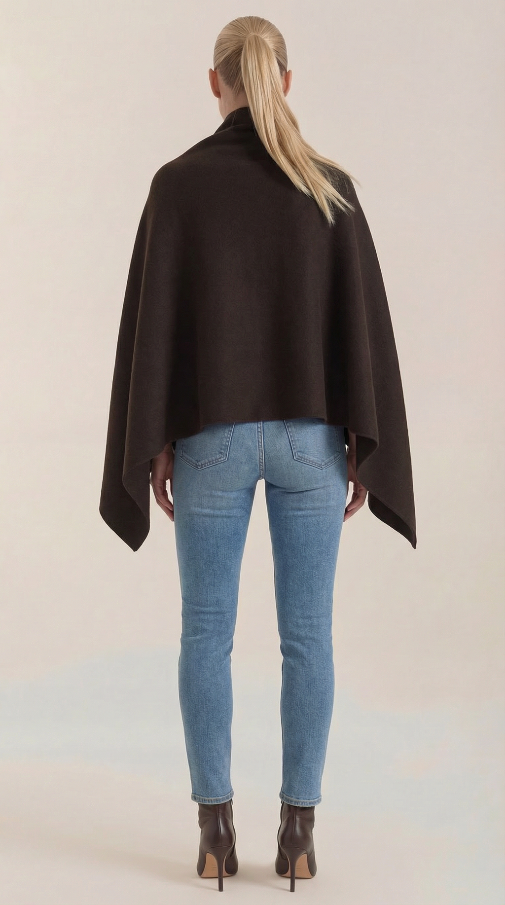 Kristina Gemütlicher Mantel-Cape