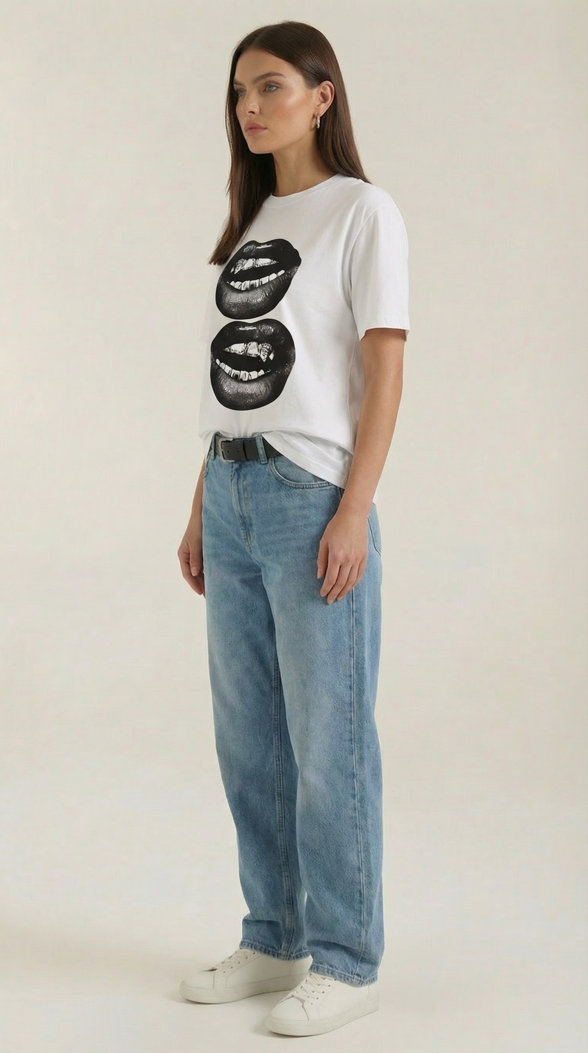 Camiseta Oversize 'Natalia' con Diseño Gráfico