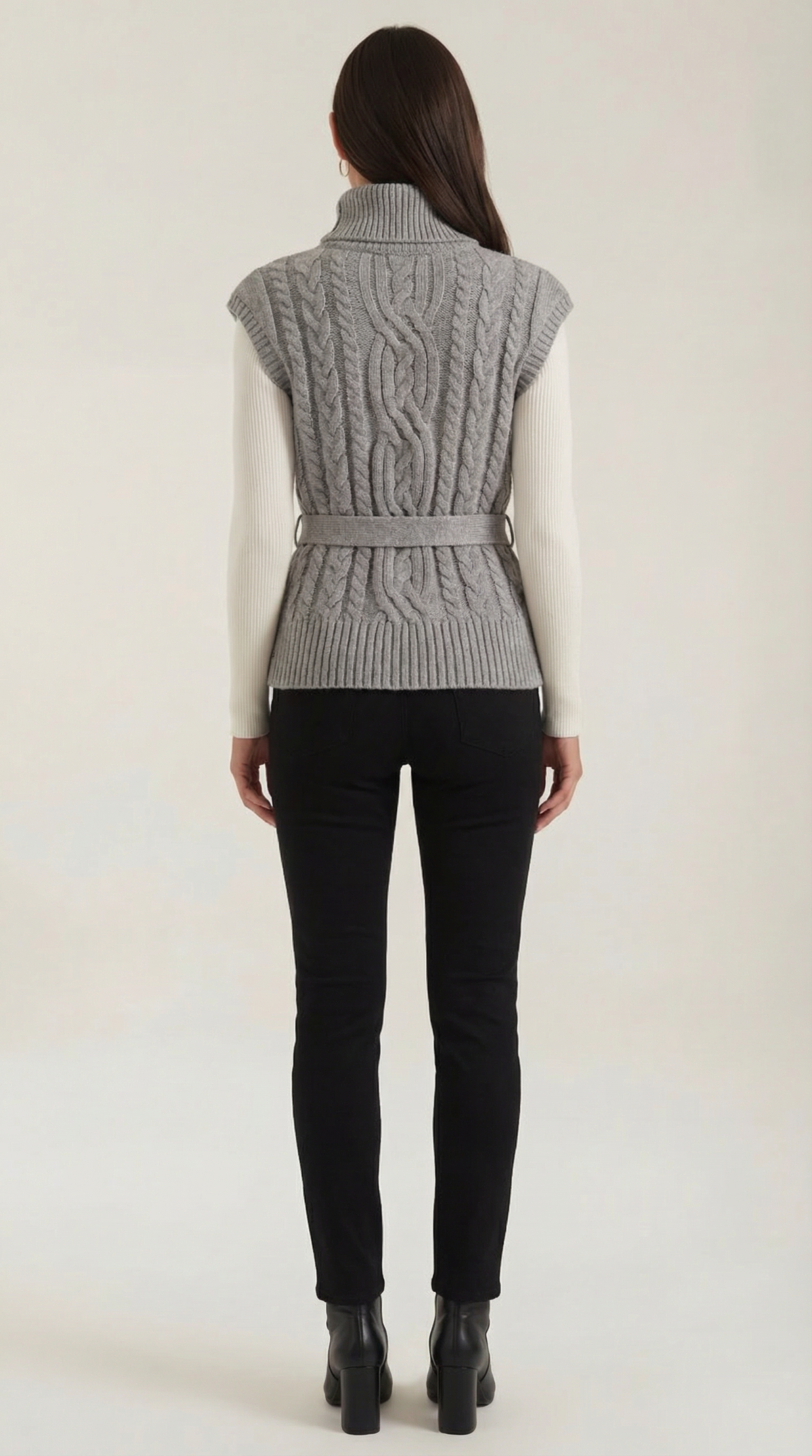 Chaleco de punto trenzado con cuello alto Wendy