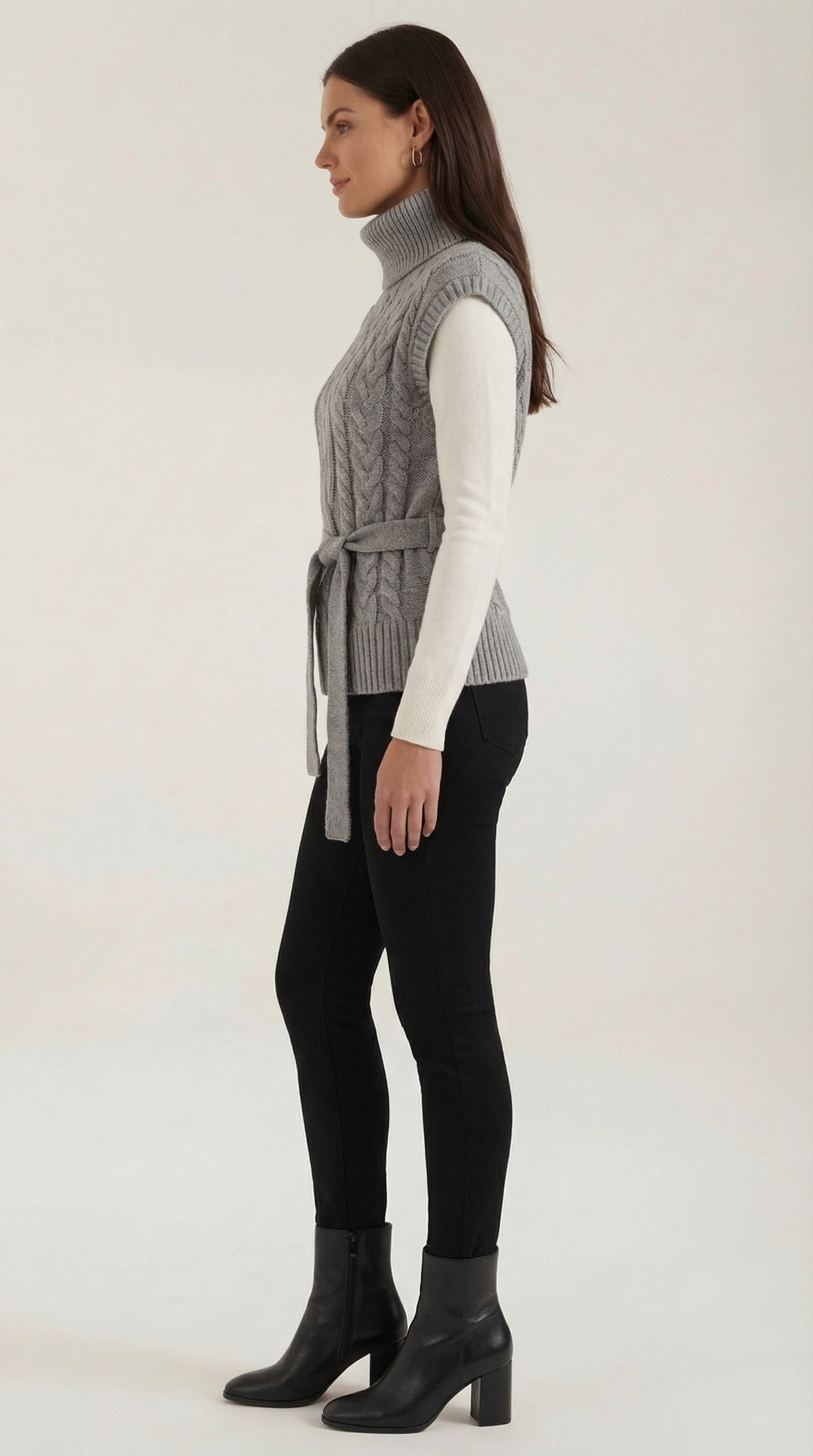 Chaleco de punto trenzado con cuello alto Wendy