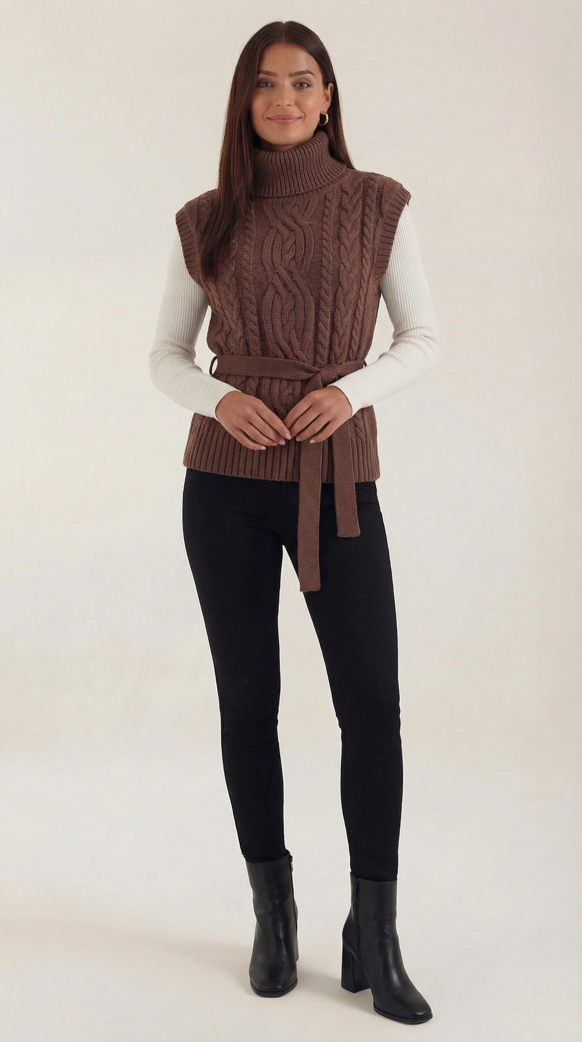 Chaleco de punto trenzado con cuello alto Wendy