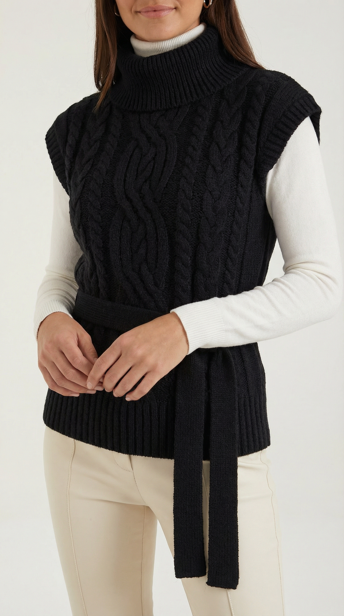 Chaleco de punto trenzado con cuello alto Wendy