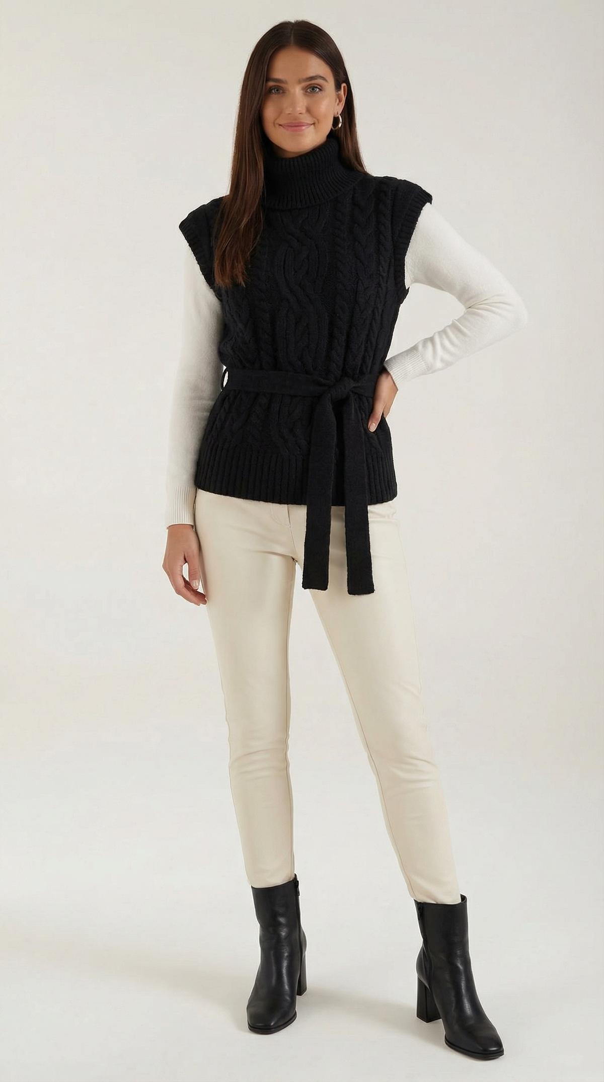 Chaleco de punto trenzado con cuello alto Wendy
