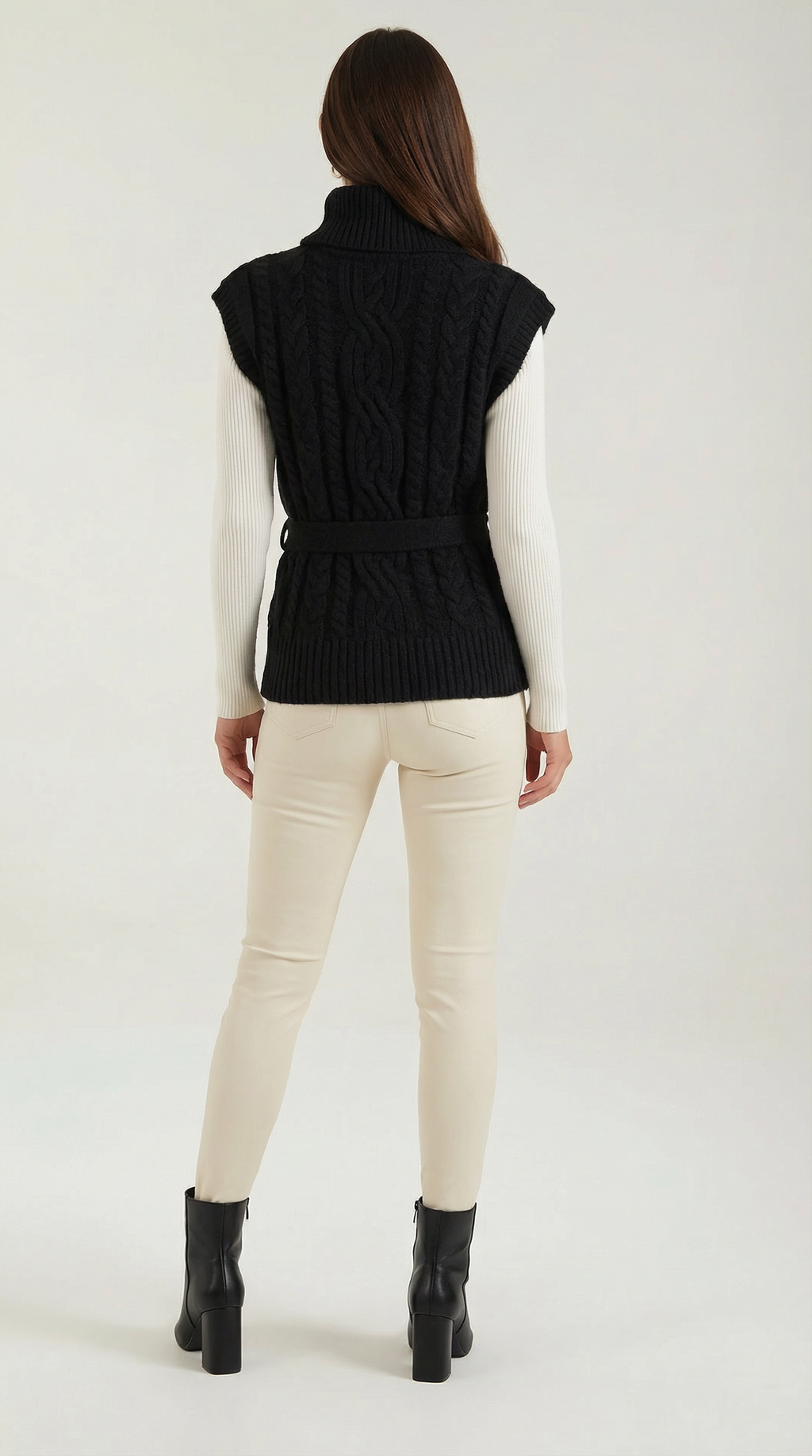 Chaleco de punto trenzado con cuello alto Wendy