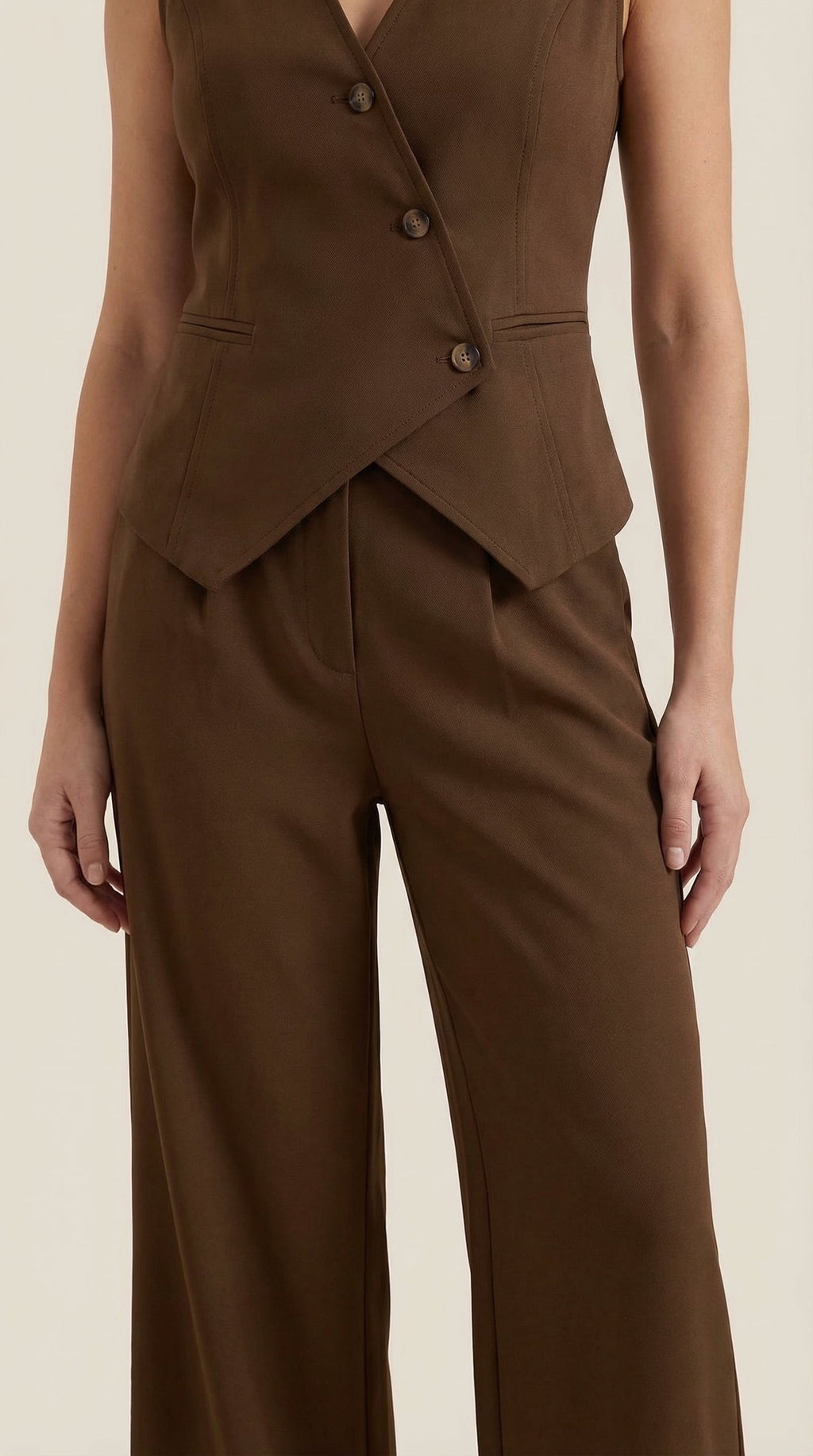Conjunto de Chaleco y Pantalones en Color Jengibre
