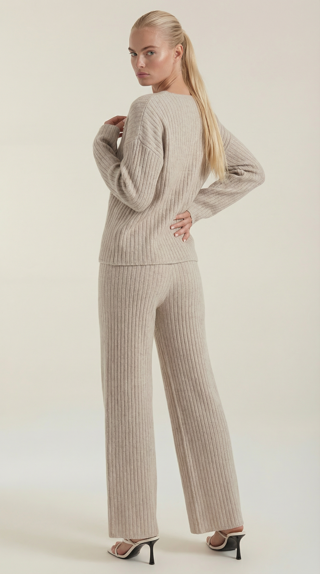 Conjunto de Punto Matilda con Escote en V