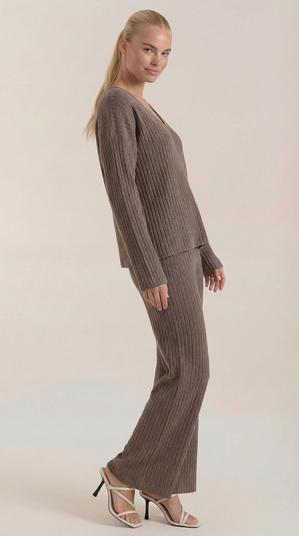 Conjunto de Punto Matilda con Escote en V