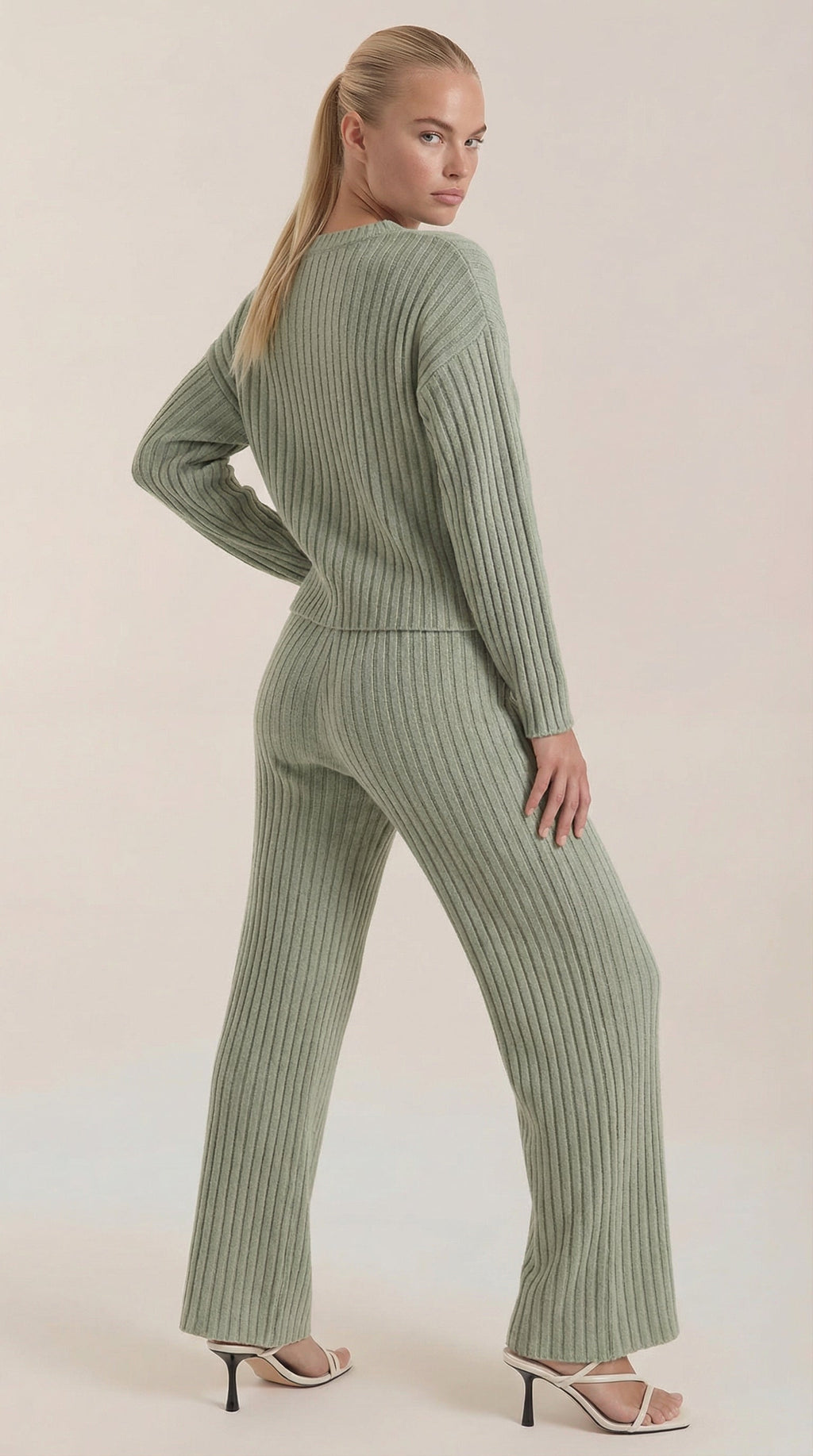 Conjunto de Punto Matilda con Escote en V
