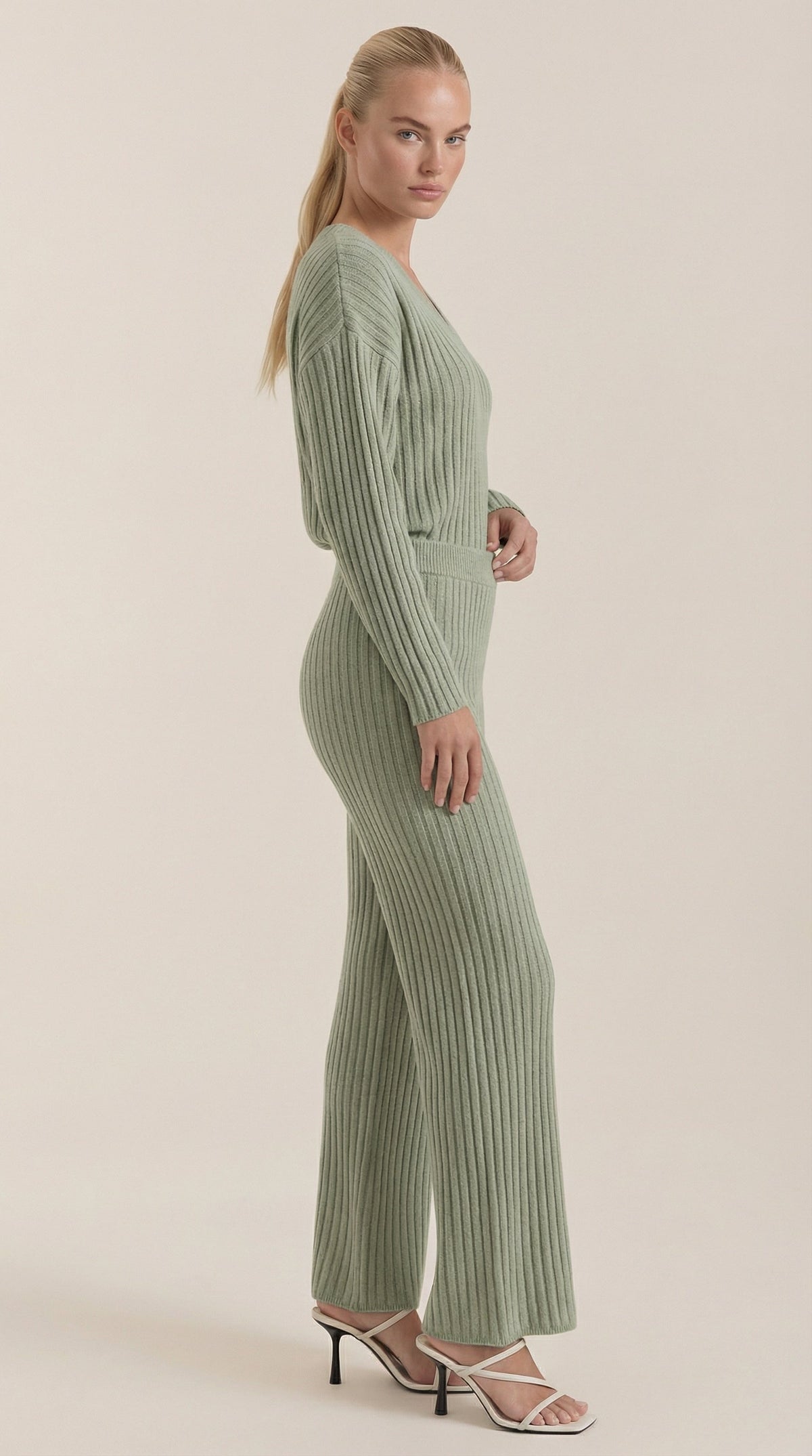 Conjunto Matilda de Punto con Escote en V Texturizado
