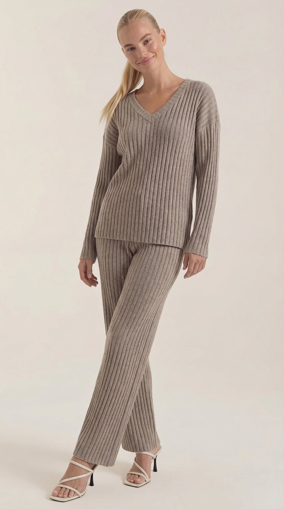 Conjunto de Punto Matilda con Escote en V