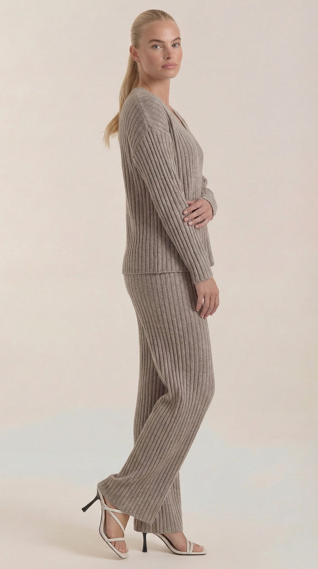 Conjunto de Punto Matilda con Escote en V