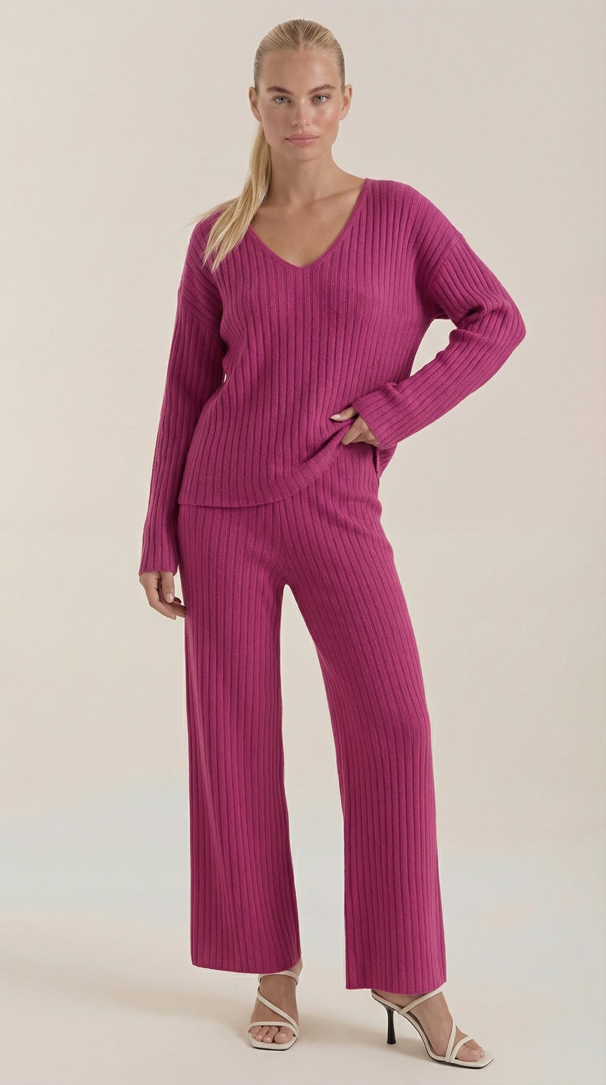 Conjunto de Punto Matilda con Escote en V