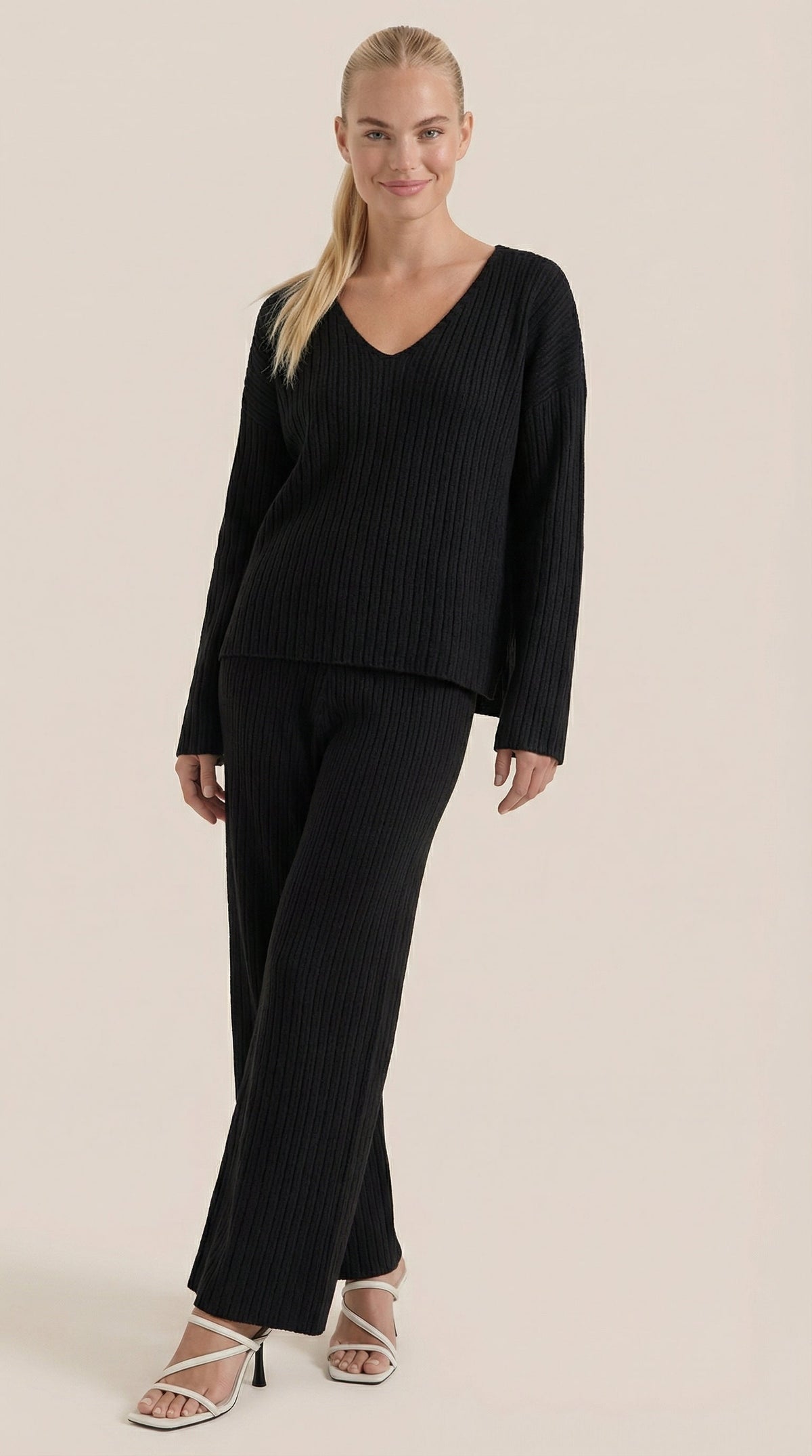 Conjunto de Punto Matilda con Escote en V