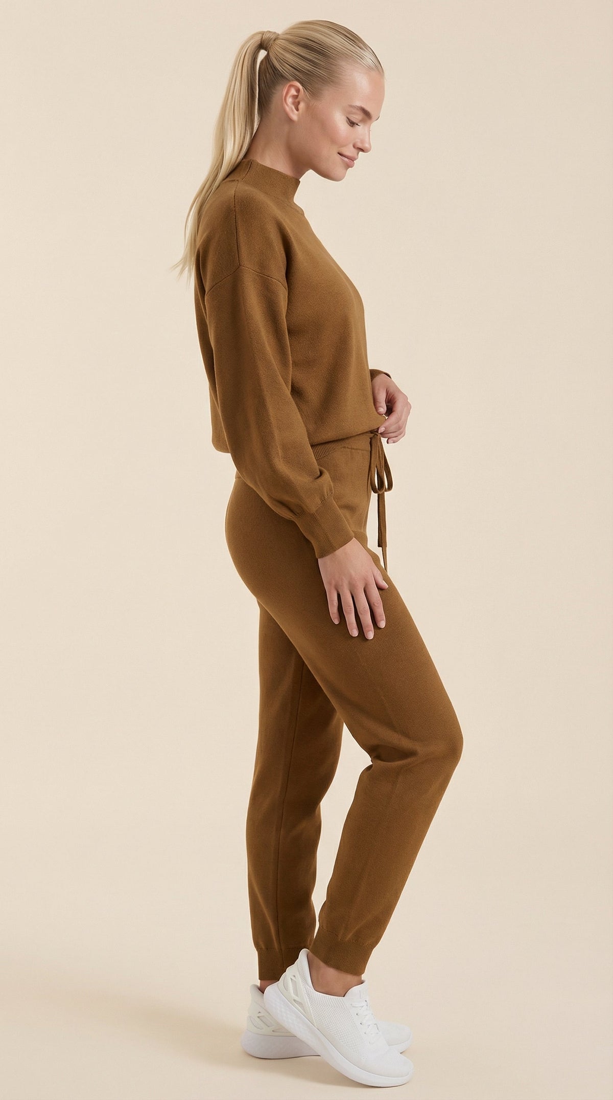 Conjunto Lounge Mavis Strick con Cuello Alto