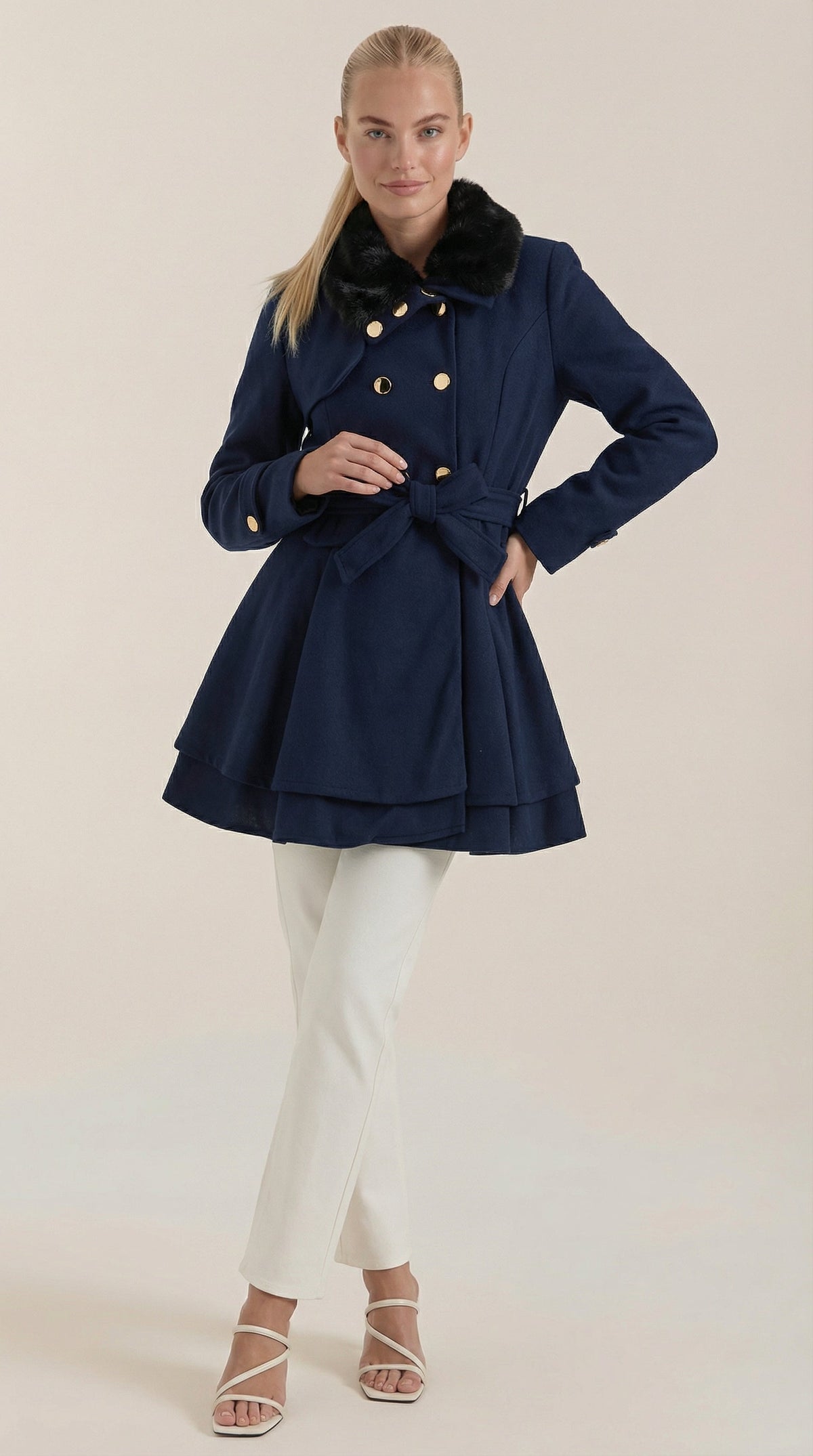 Abrigo A-Línea Myrtle con Corte Fit-and-Flare