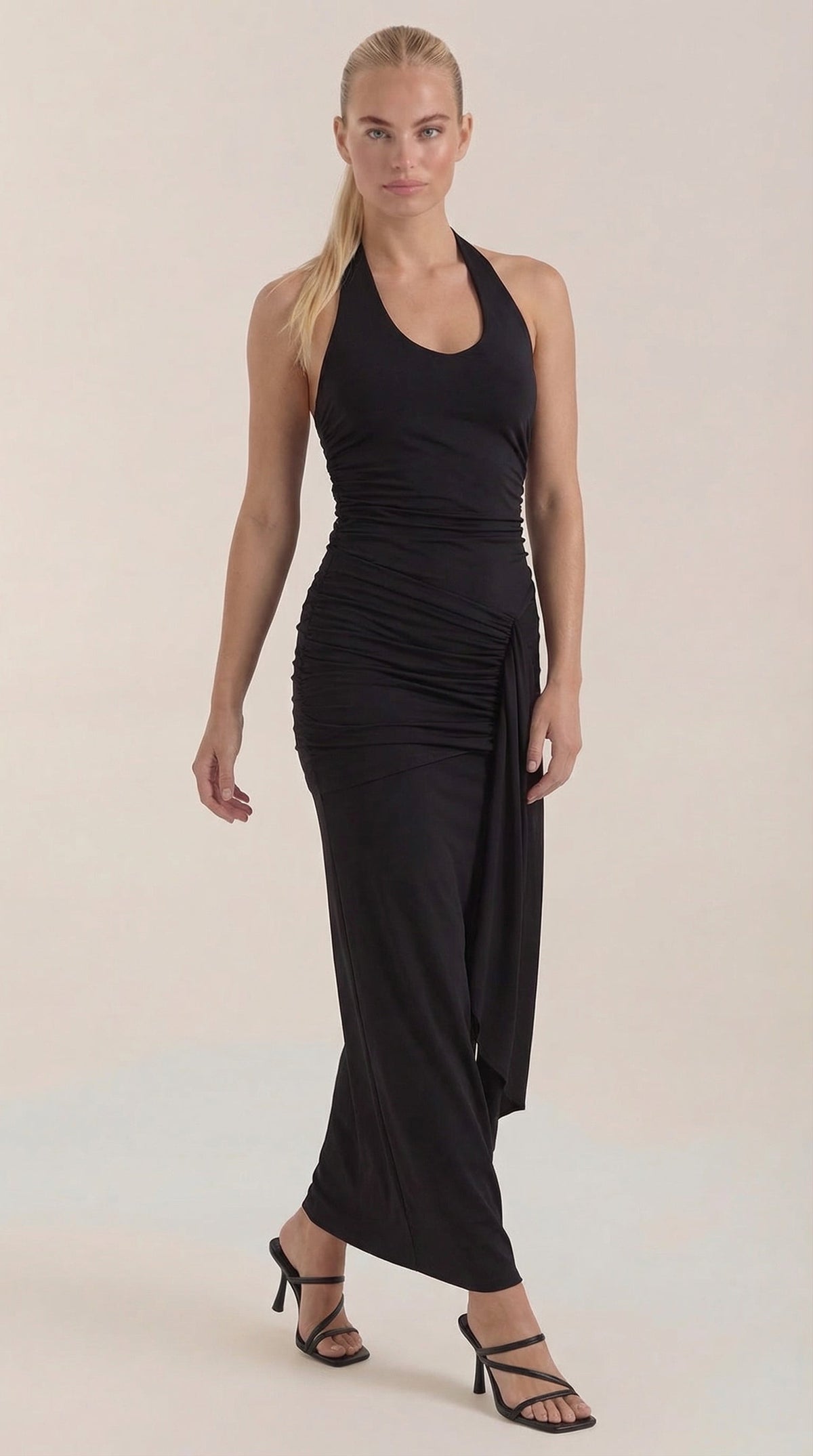 Vestido largo estilo halter Paulette