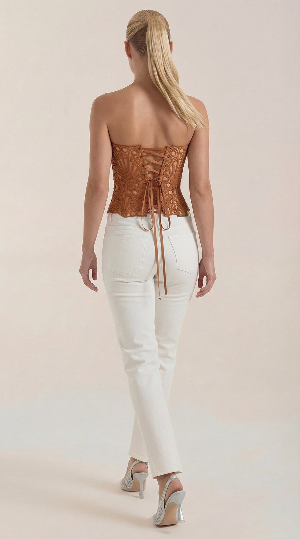 Robyn Sin Tirantes: Corsé Elegante