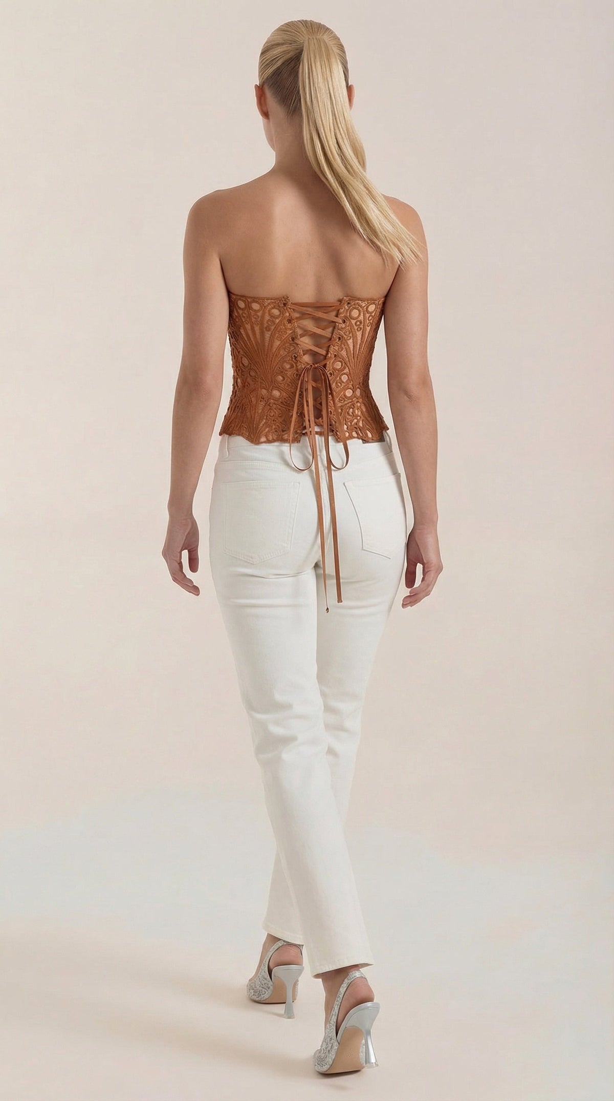 Robyn Sin Tirantes: Corsé Elegante