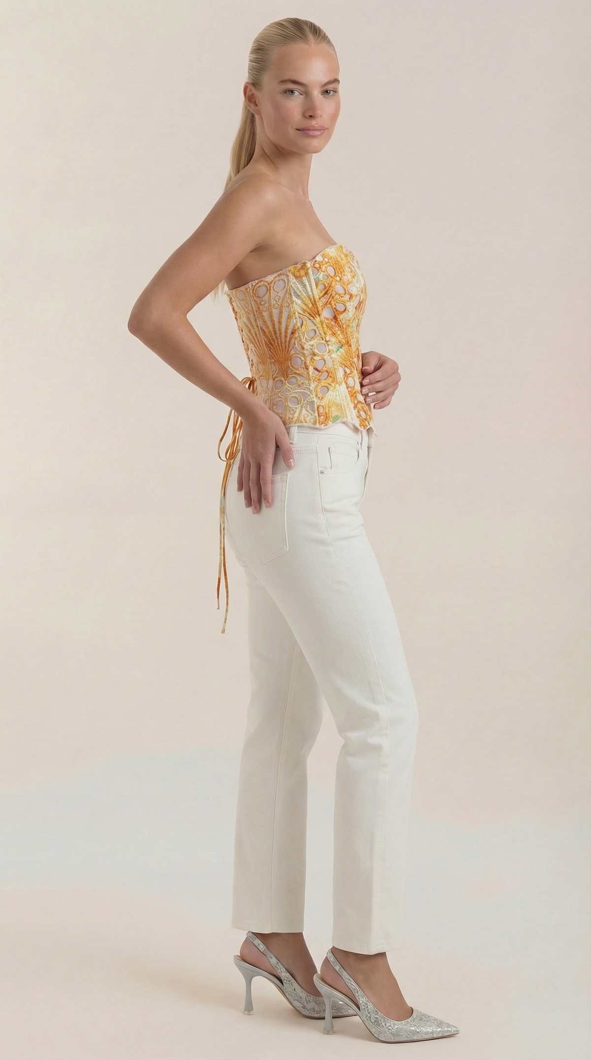 Robyn Sin Tirantes: Corsé Elegante