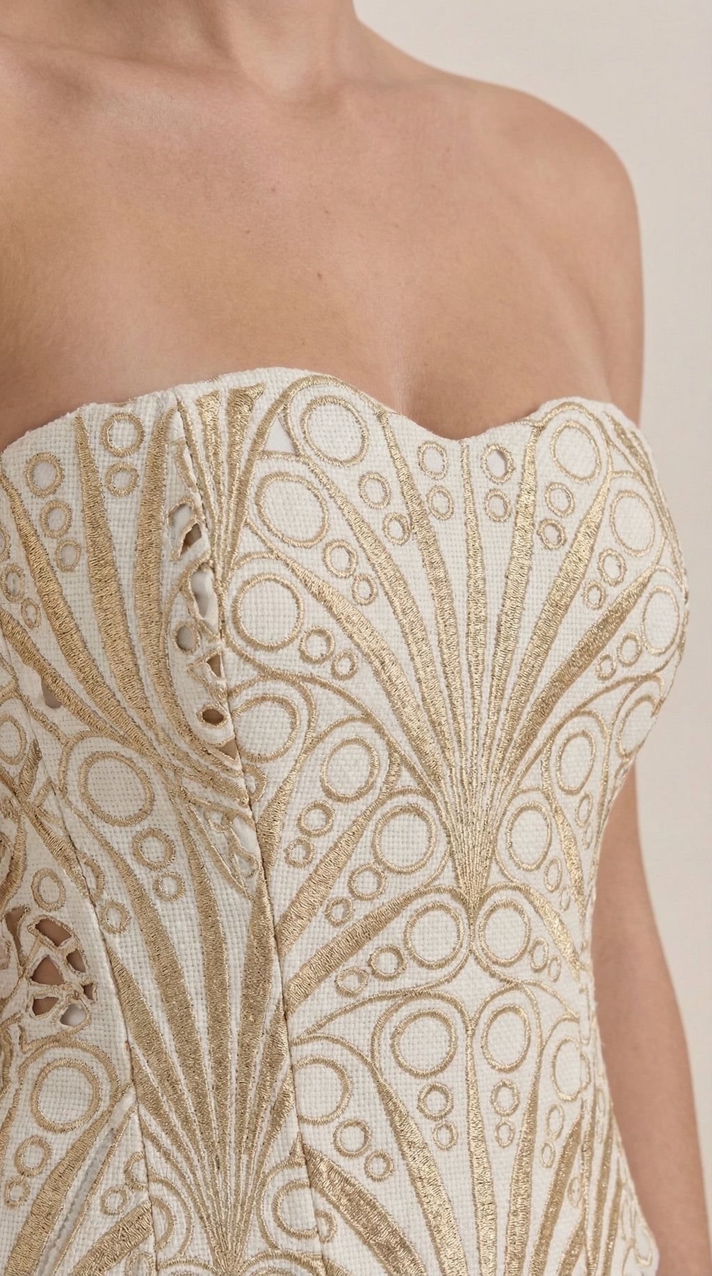 Robyn Sin Tirantes: Corsé Elegante