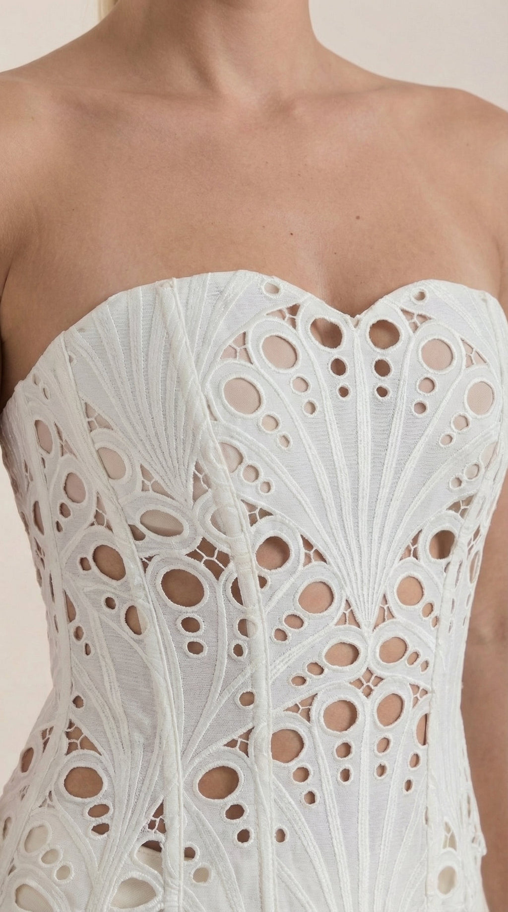 Robyn Sin Tirantes: Corsé Elegante